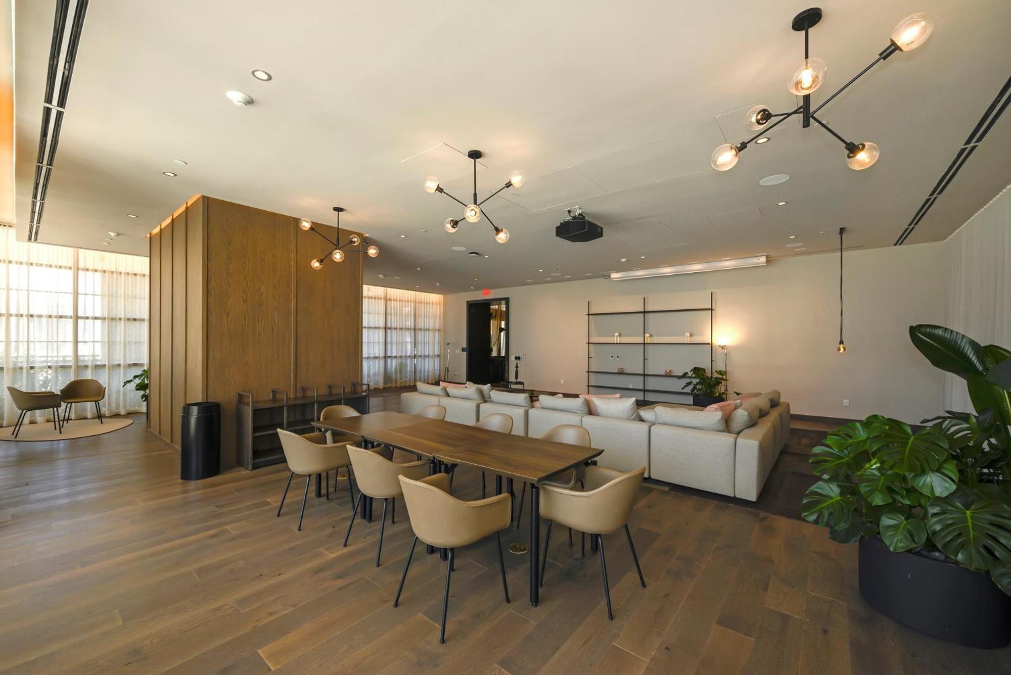 Chic One Bedroom In The Heart Of Vibrant Downtown- Daily Fee And Parking Not Included Apartamento *