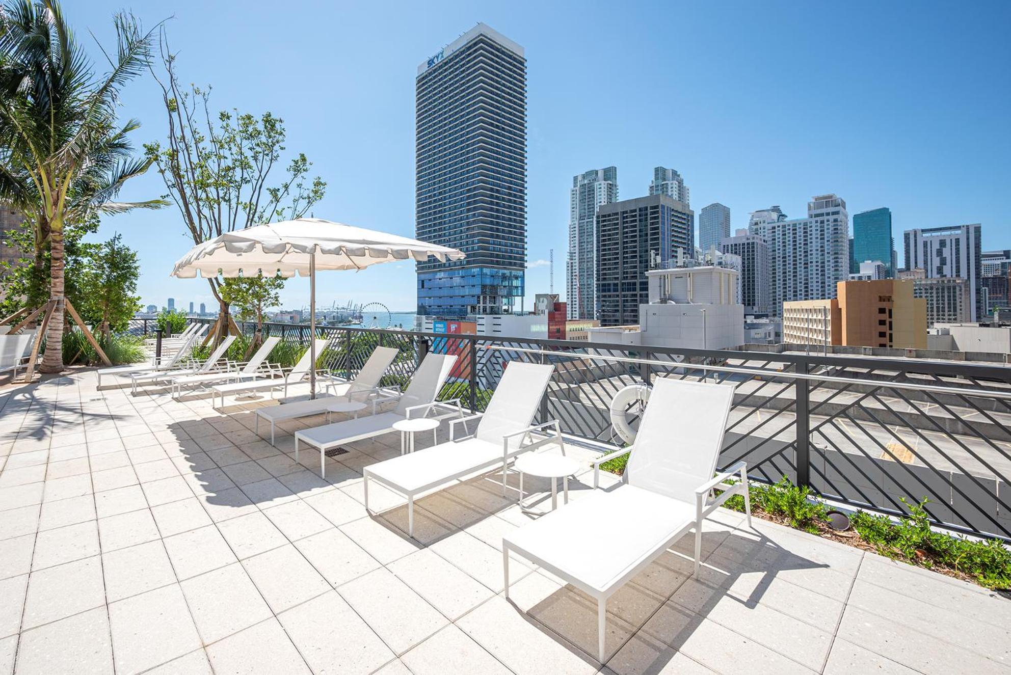 Chic One Bedroom In The Heart Of Vibrant Downtown- Daily Fee And Parking Not Included Apartamento